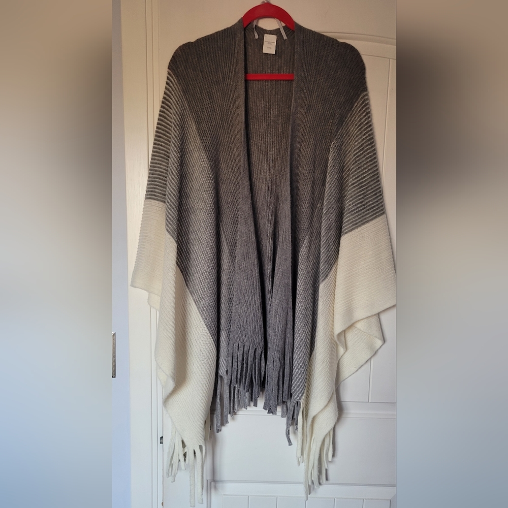 Sweaters - Picture 9 of 11